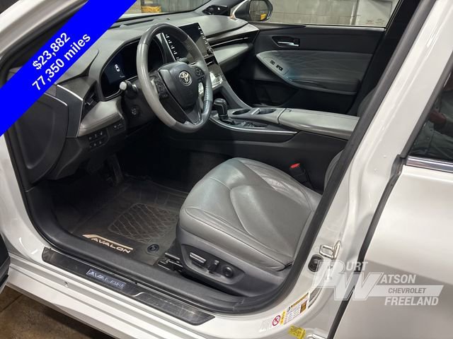 Used 2019 Toyota Avalon Limited image 15