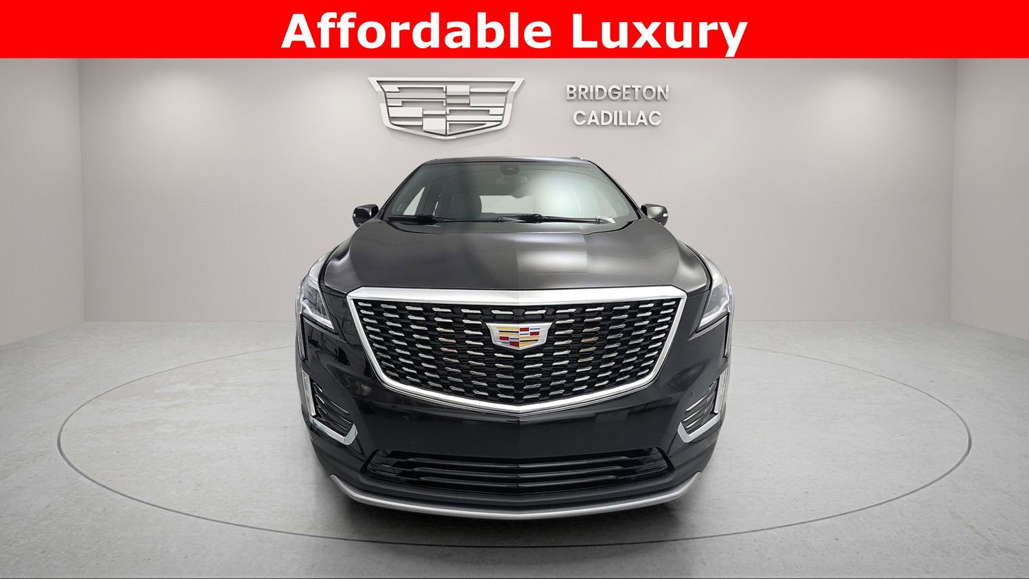 Used 2025 Cadillac XT5 Premium Luxury AWD/4WD image 2