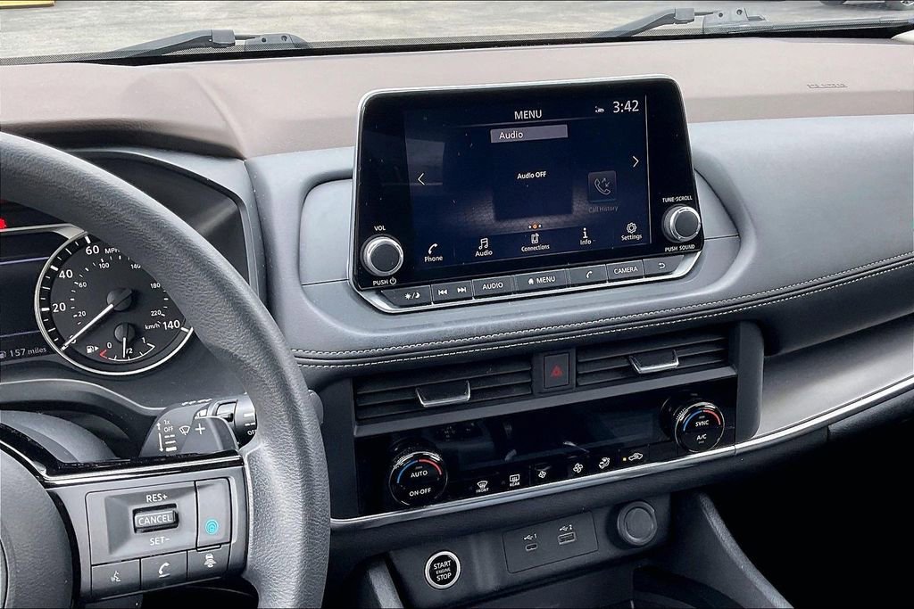 Used 2023 Nissan Rogue SV image 6