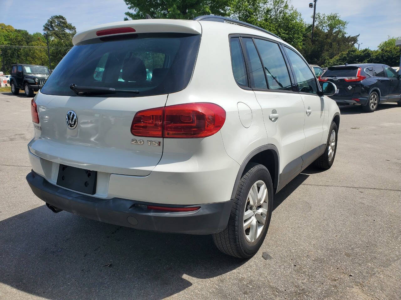 Used 2015 Volkswagen Tiguan S FWD image 7