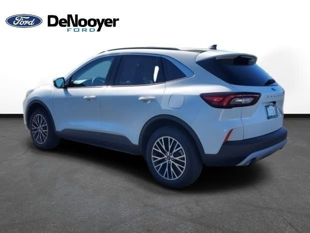 Used 2023 Ford Escape SE image 5