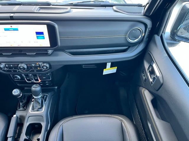 New 2025 Jeep Gladiator High Tide image 8