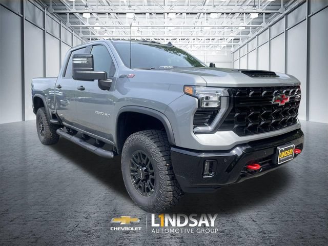 New 2026 Chevrolet Silverado 2500 ZR2 AWD/4WD image 2