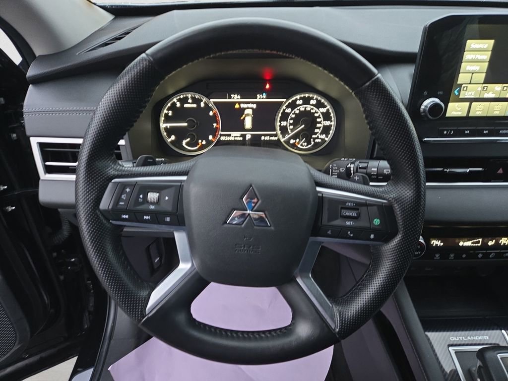 Used 2022 Mitsubishi Outlander SE AWD/4WD image 17