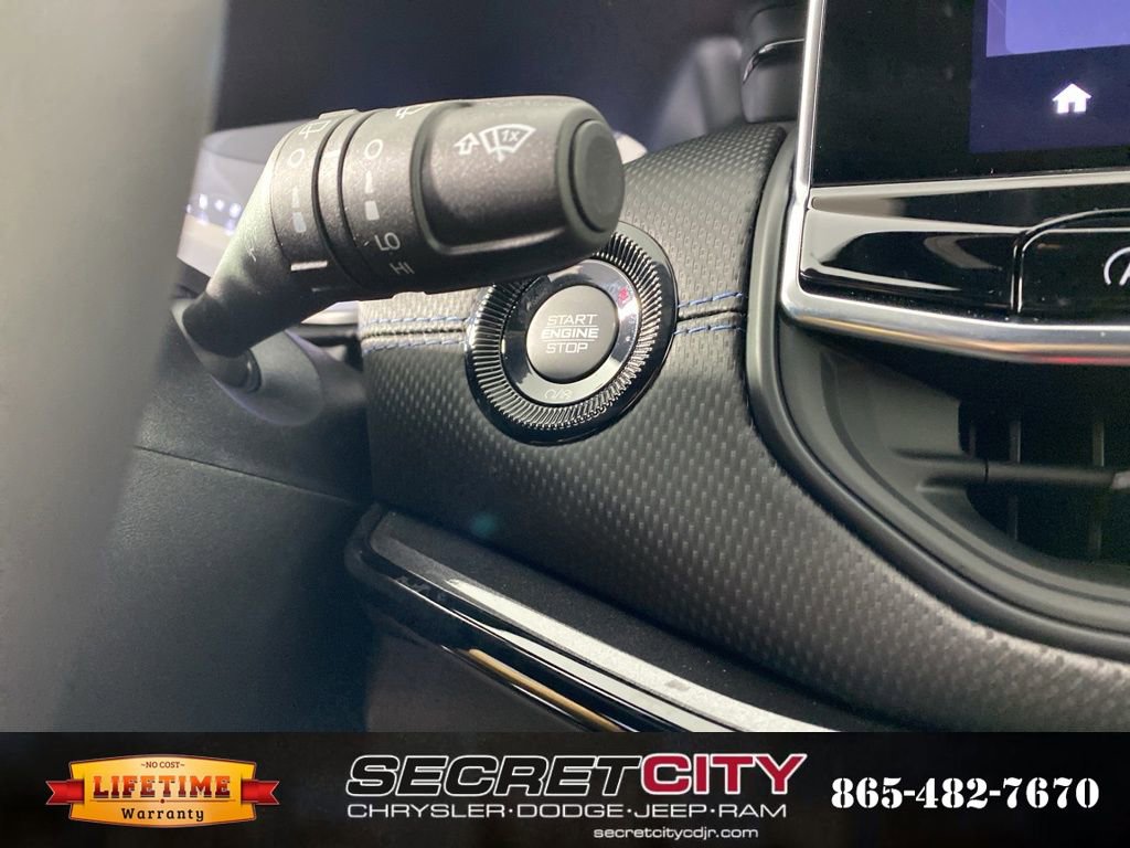 New 2026 Jeep Compass Latitude image 18