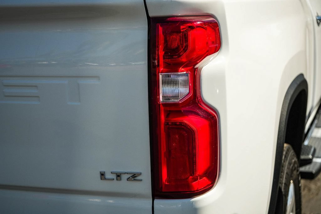 Used 2020 Chevrolet Silverado 2500 LTZ w/ LTZ Premium Package AWD/4WD image 7