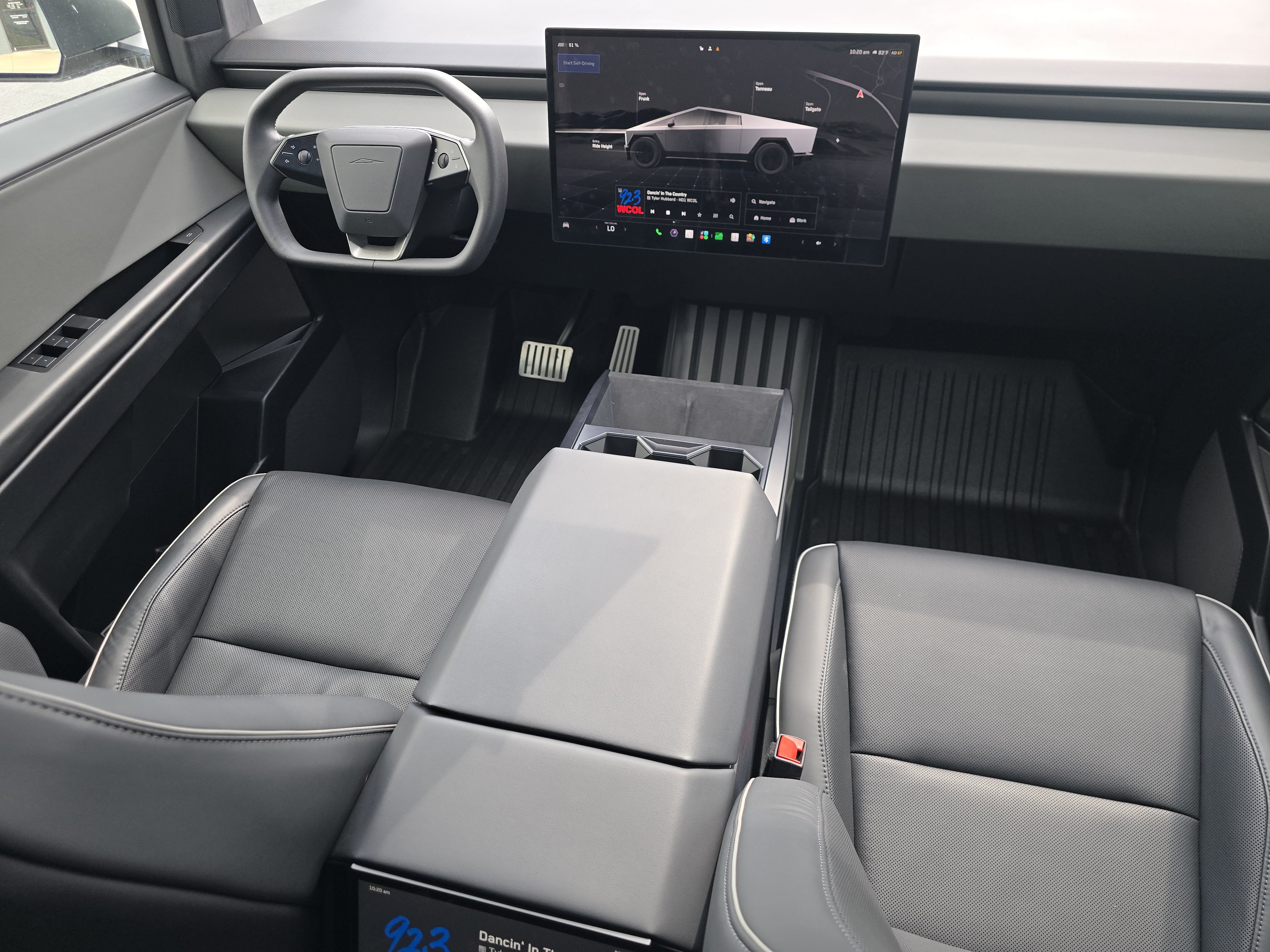 Used 2024 Tesla Cybertruck AWD Crew Cab image 22