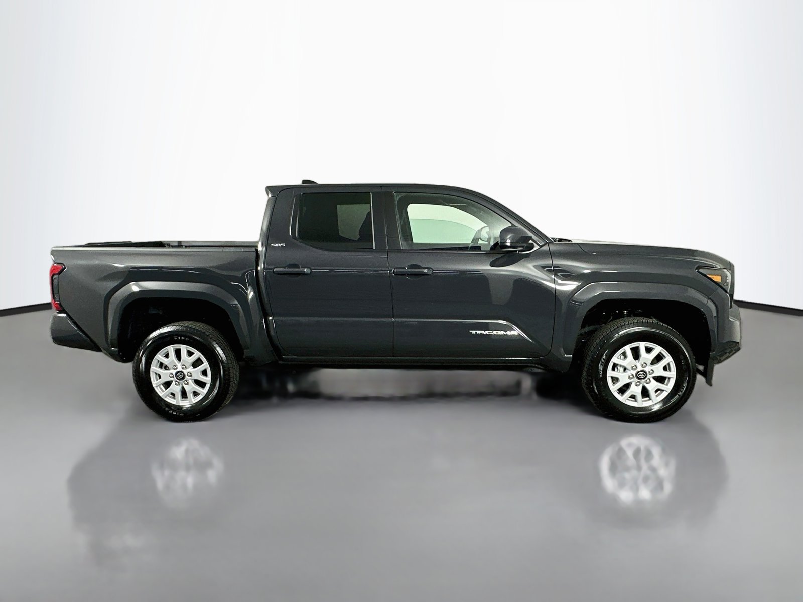 Certified 2026 Toyota Tacoma SR5 AWD/4WD image 8
