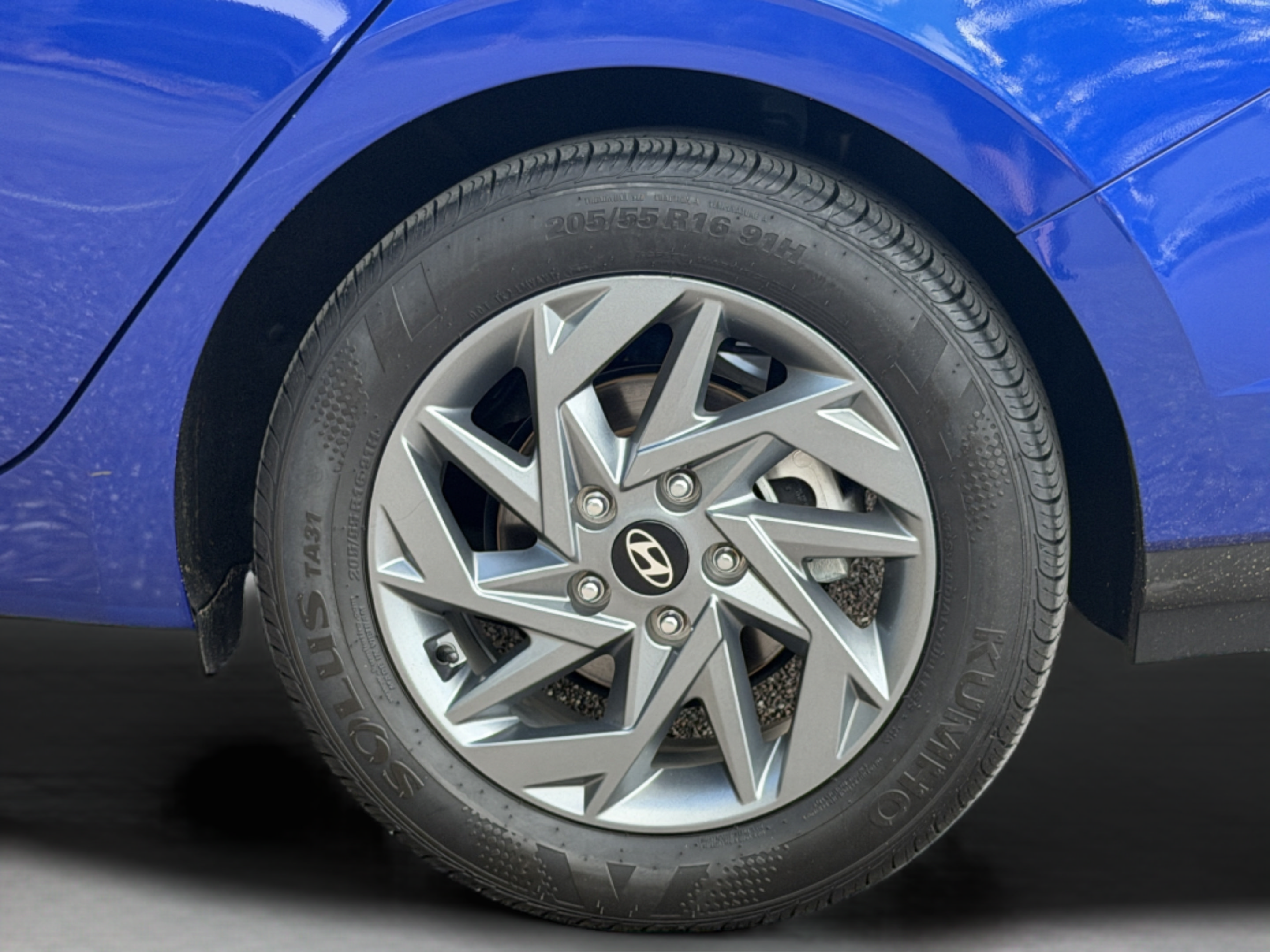 Certified 2024 Hyundai Elantra SEL FWD image 34