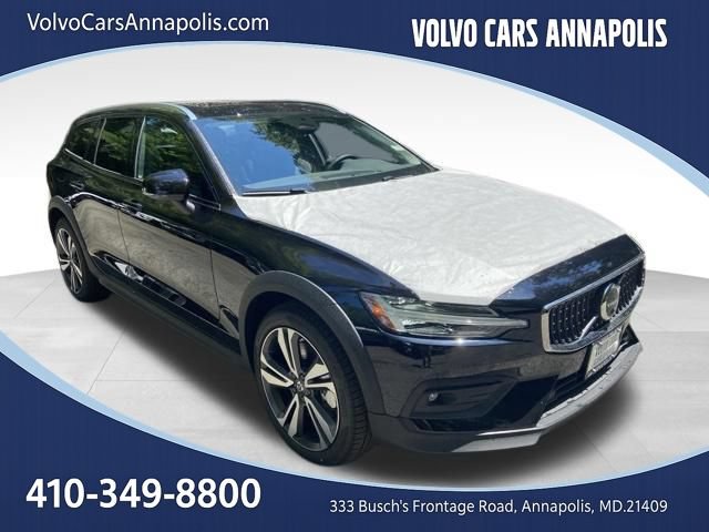 New 2026 Volvo V60 B5 Cross Country Plus w/ Climate Package AWD/4WD image 1