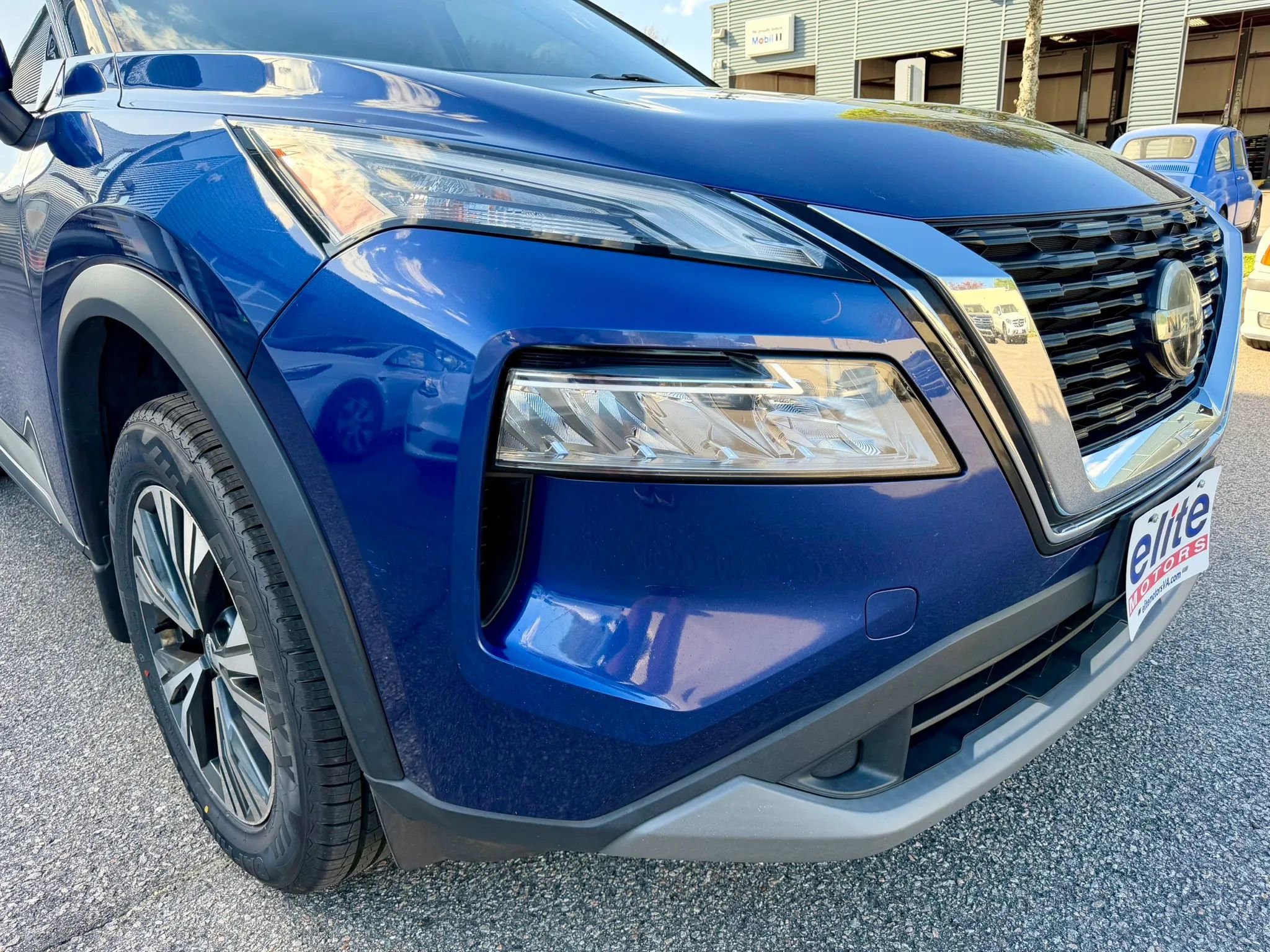 Used 2021 Nissan Rogue SV FWD image 12