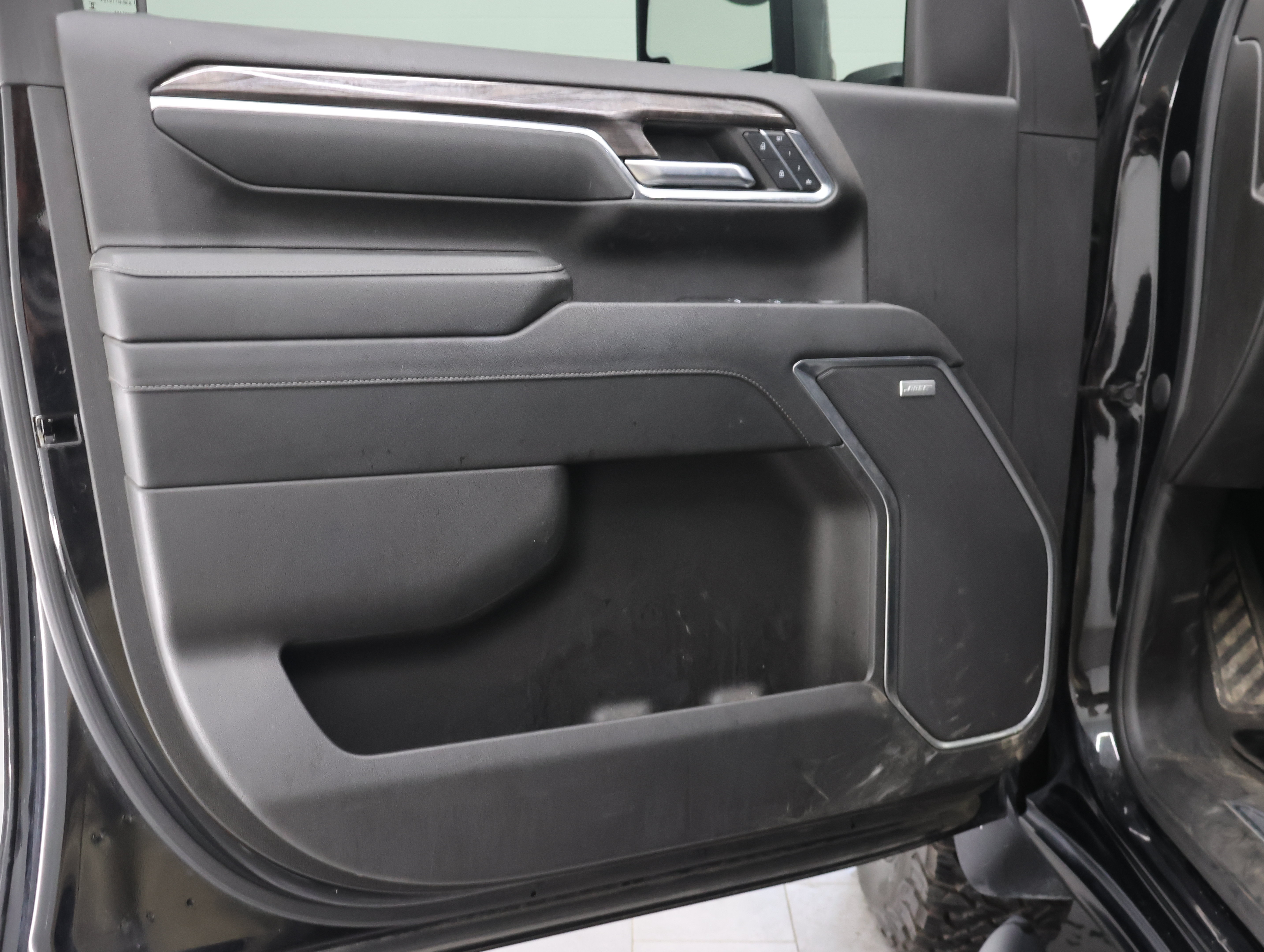 Used 2024 Chevrolet Silverado 2500 LTZ w/ LTZ Plus Package AWD/4WD image 46