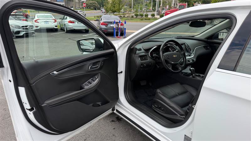 Used 2018 Chevrolet Impala LT w/ LT Leather Package FWD image 20