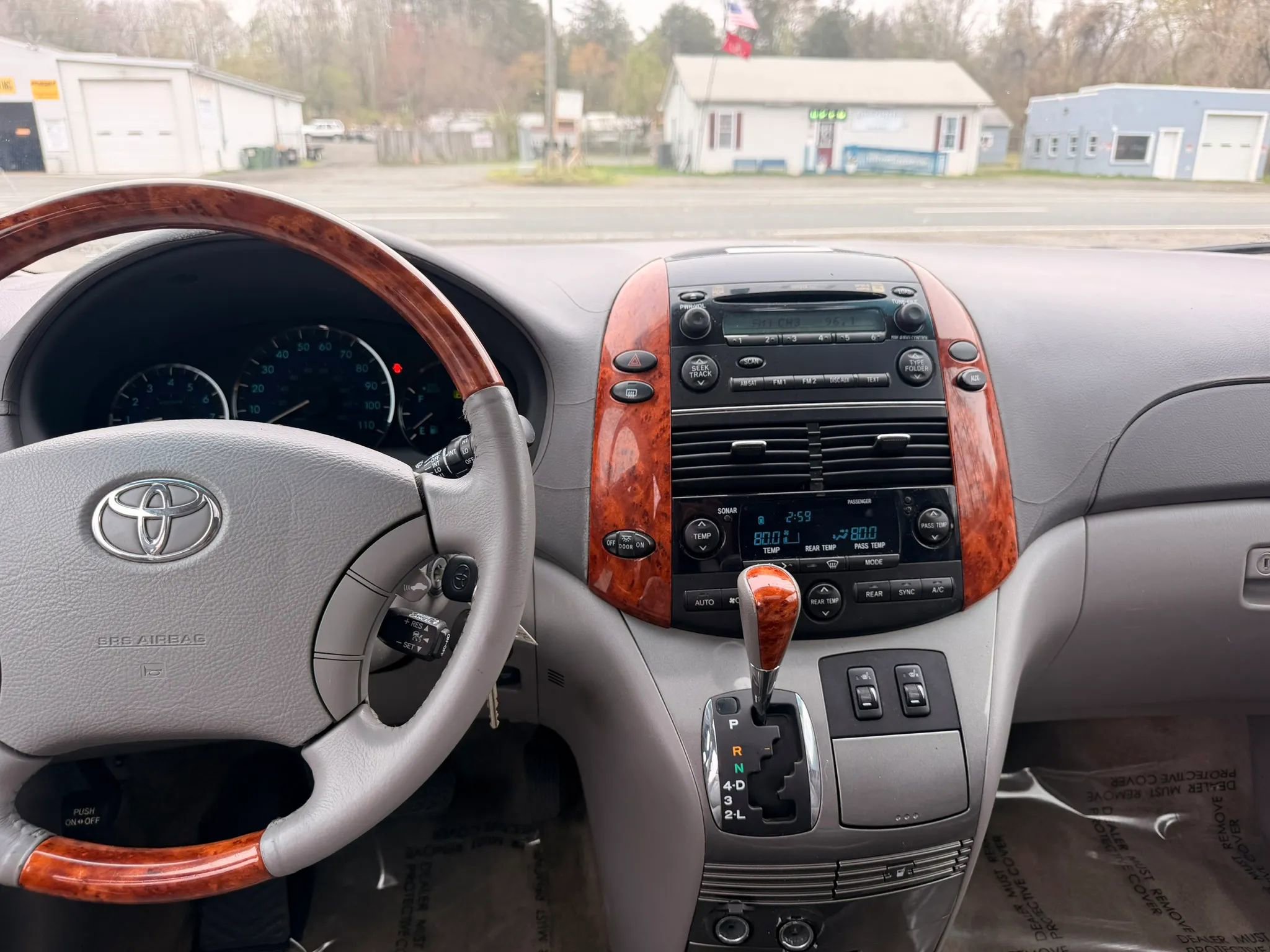 Used 2006 Toyota Sienna XLE Limited image 35
