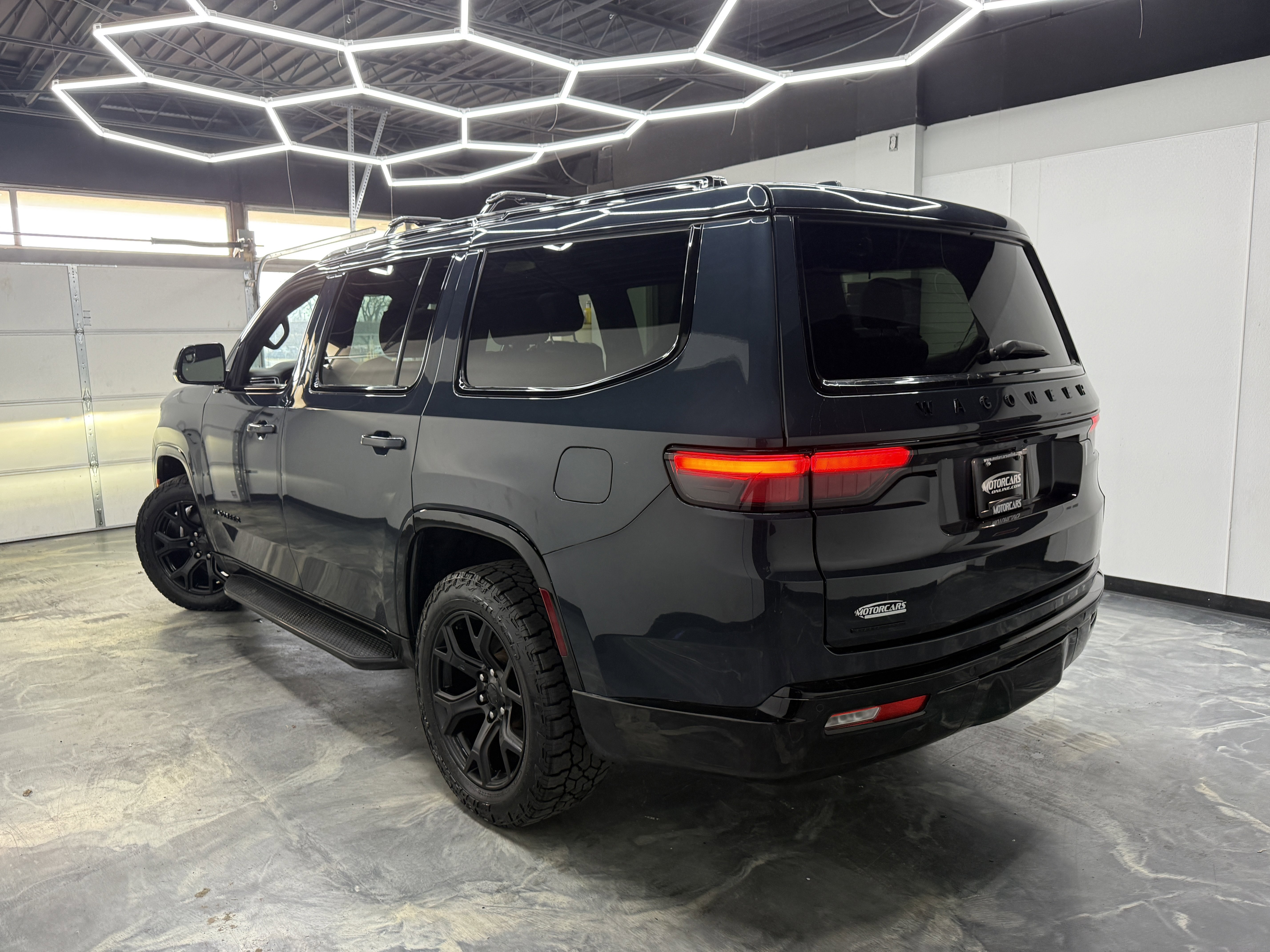Used 2023 Jeep Wagoneer Series II AWD/4WD image 3