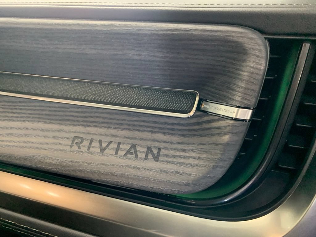 Used 2024 Rivian R1T Adventure AWD/4WD image 18
