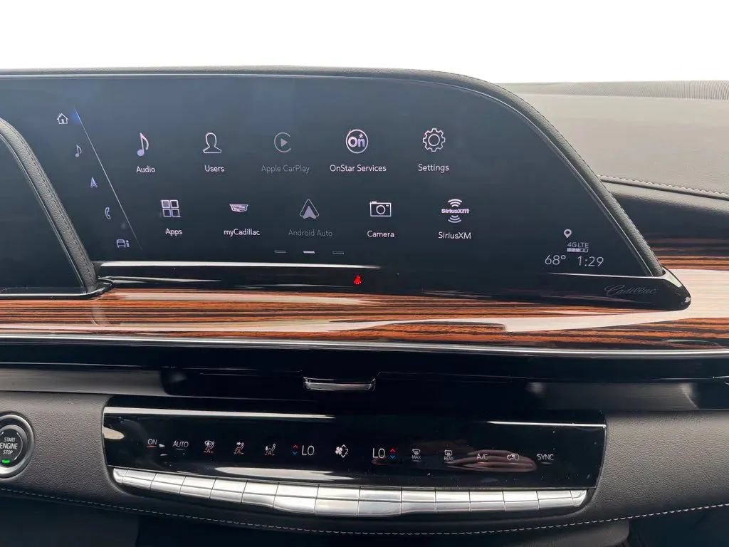 Used 2024 Cadillac Escalade Luxury AWD/4WD image 30