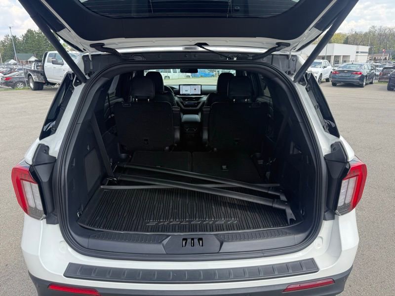 Used 2025 Ford Explorer ST w/ Sun And Sound Package AWD/4WD image 13