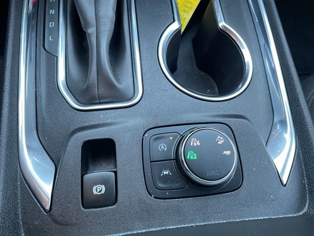 Used 2023 Chevrolet Traverse LT image 28