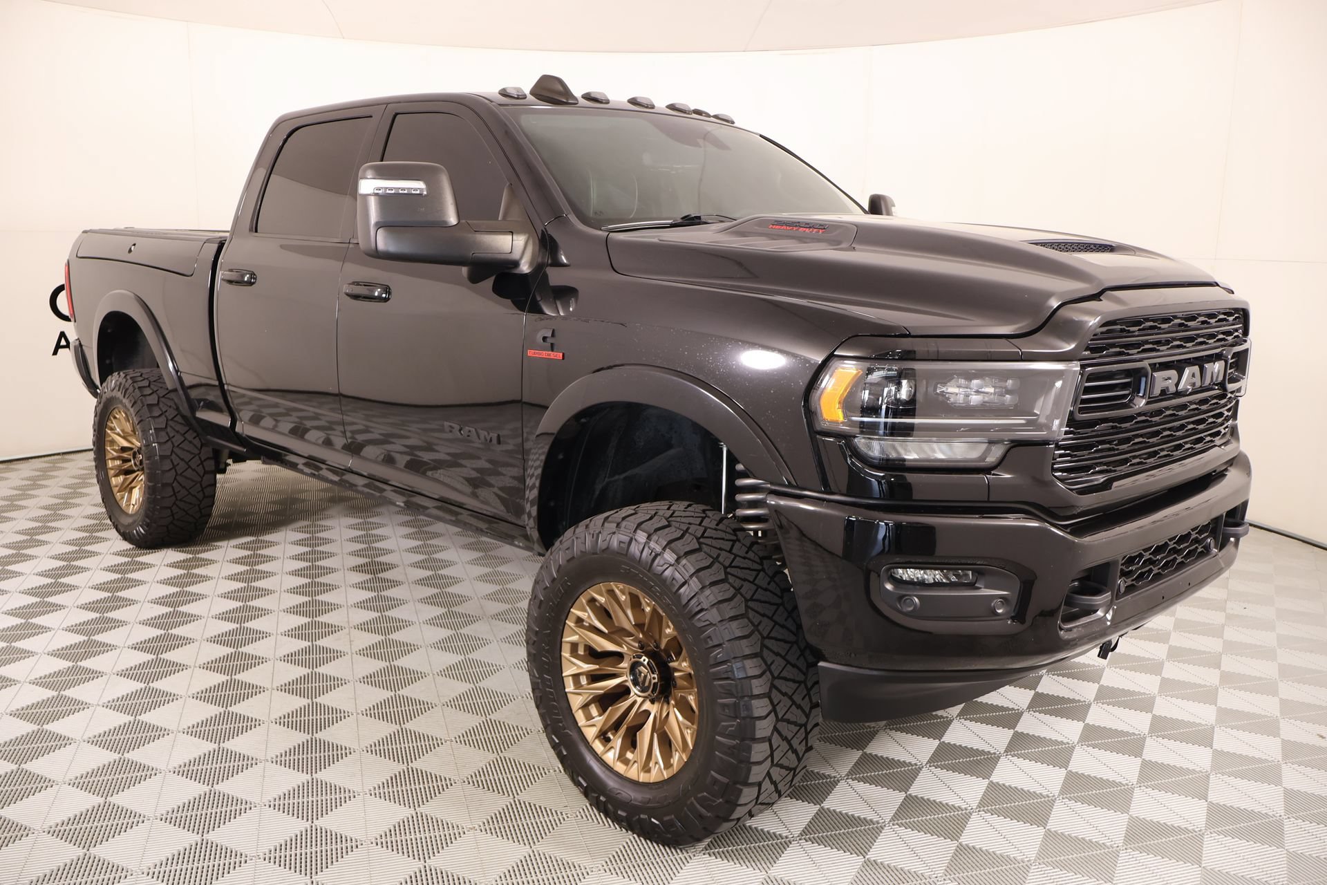 Used 2024 RAM 2500 Limited AWD/4WD image 1