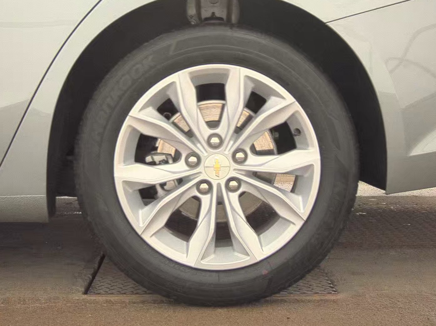 Used 2025 Chevrolet Malibu LT FWD image 12
