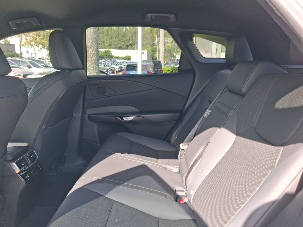 Used 2025 Lexus RX 350 FWD w/ Technology Package image 7