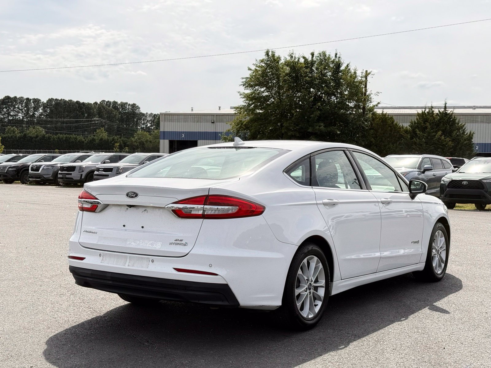 Used 2019 Ford Fusion SE FWD image 6