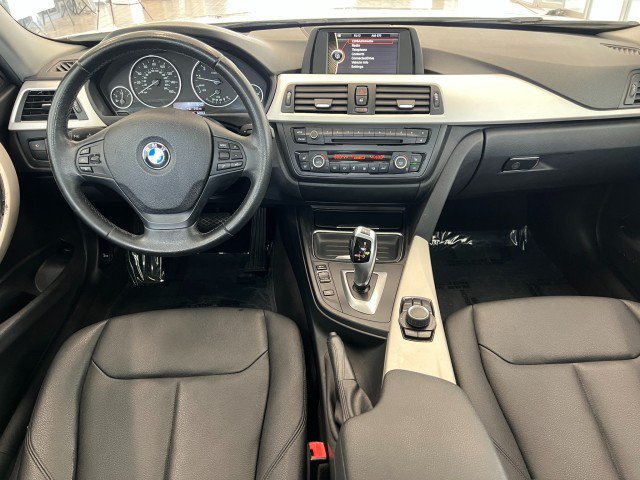 Used 2013 BMW 320i xDrive Sedan AWD/4WD image 15