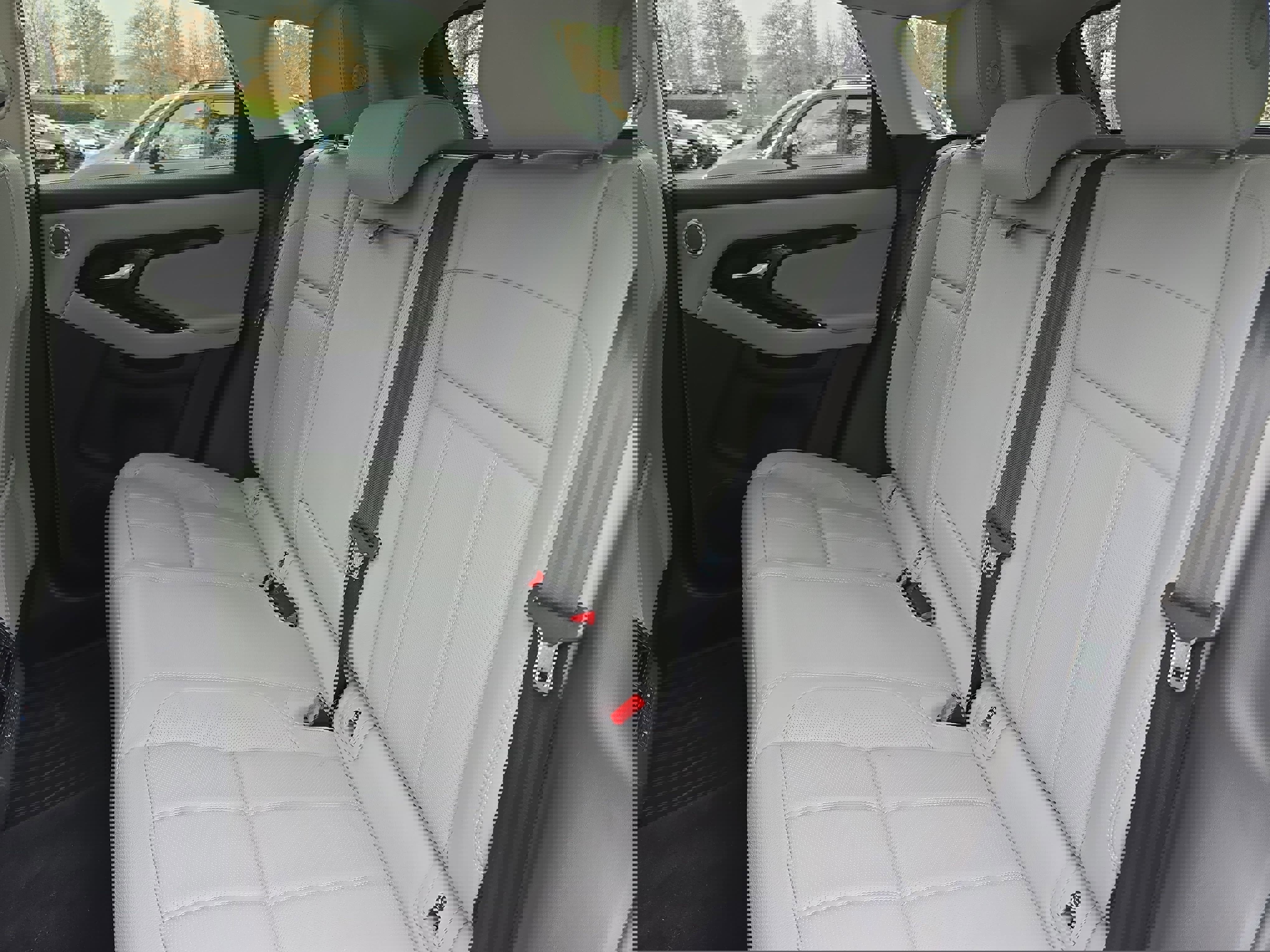 Used 2025 Land Rover Range Rover Evoque S image 14