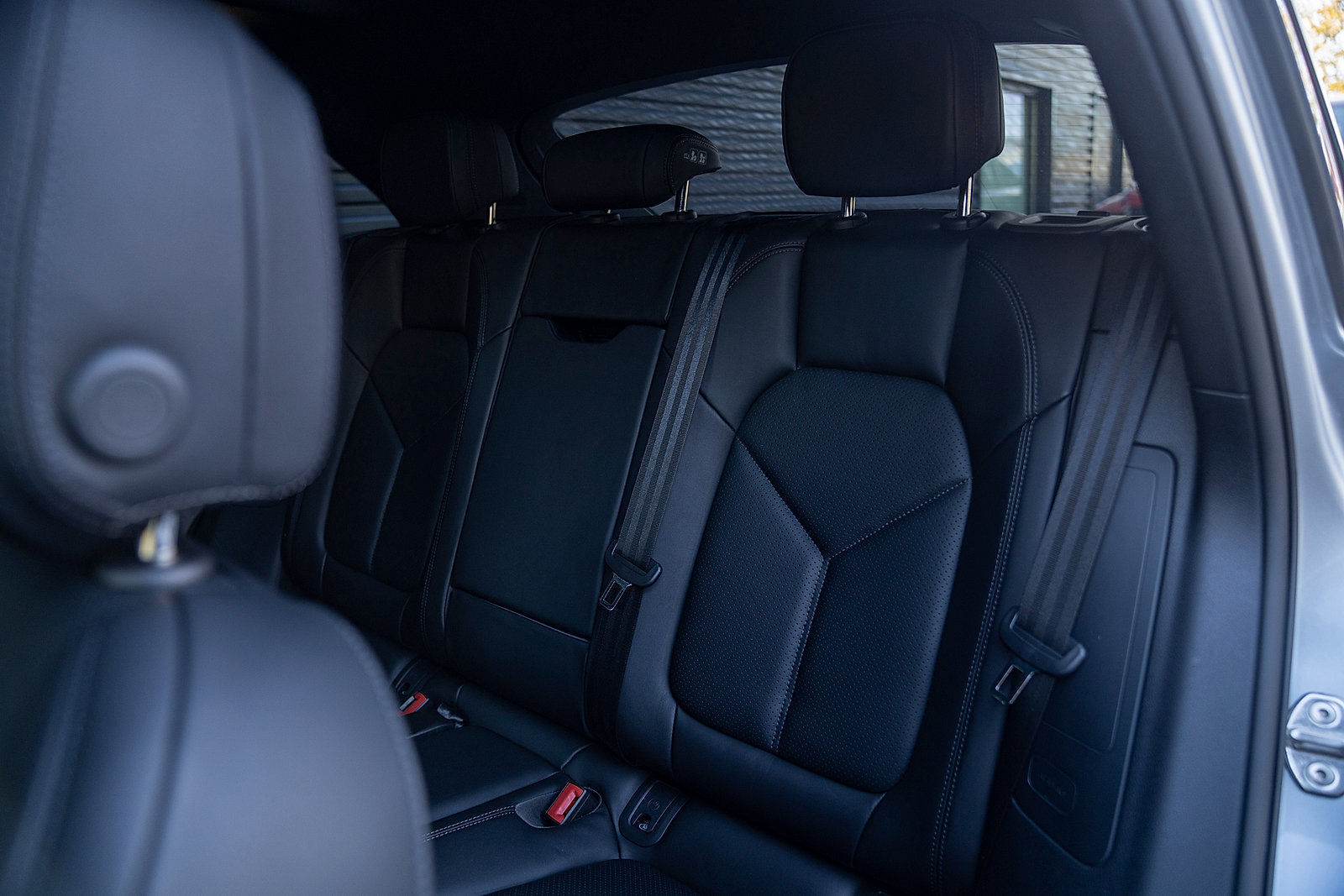 Certified 2025 Porsche Macan image 20