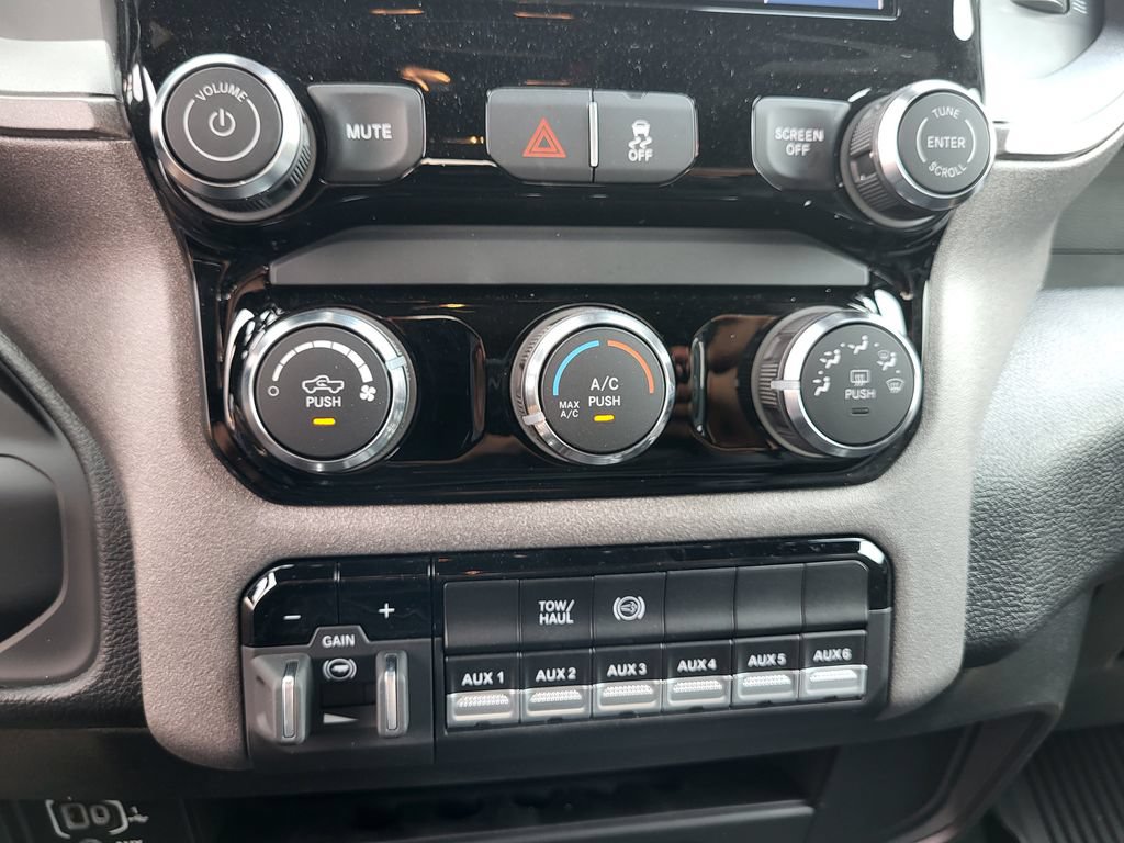 New 2026 RAM 2500 Tradesman w/ Bed Convenience Group AWD/4WD image 21