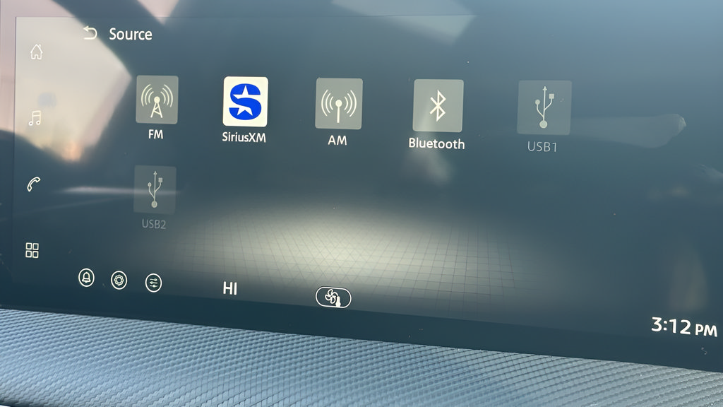 New 2026 Nissan Kicks SR FWD image 36