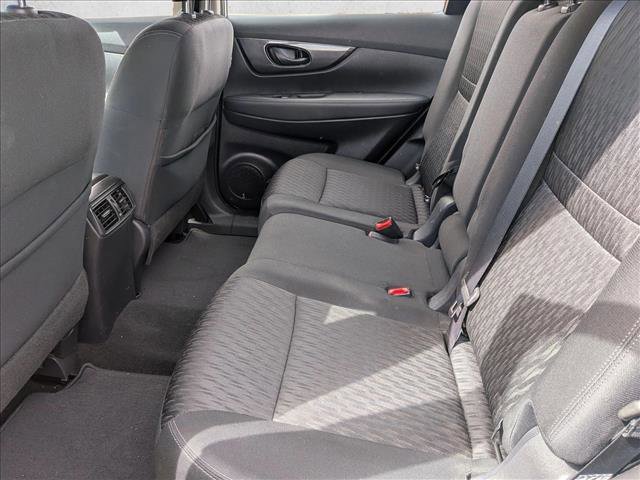 Used 2019 Nissan Rogue S image 17