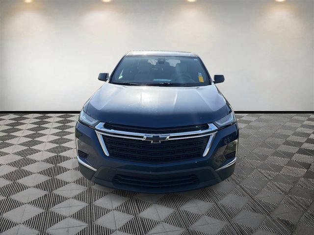 Used 2022 Chevrolet Traverse LS FWD image 2