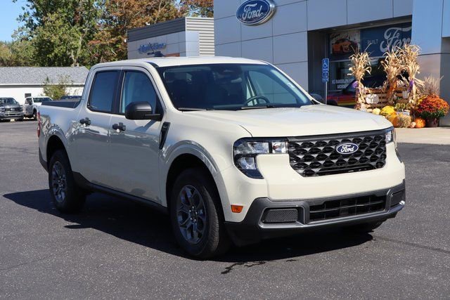 New 2025 Ford Maverick XLT image 2