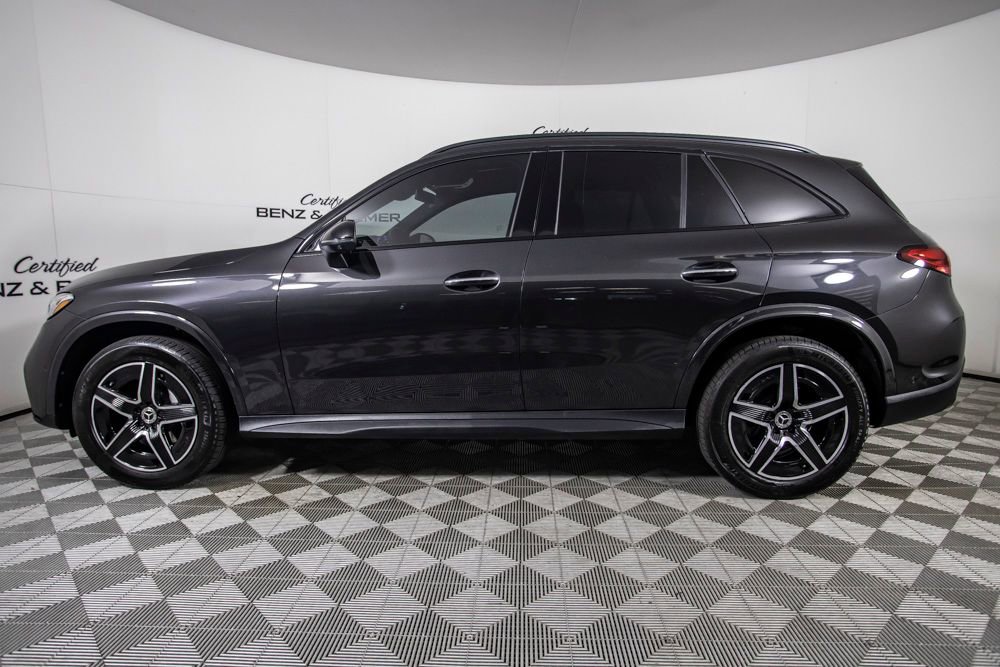 Used 2025 Mercedes-Benz GLC 300 w/ AMG Line image 10