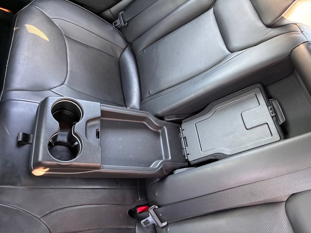 Used 2014 Chrysler 300 C w/ Beats Audio Group RWD image 17
