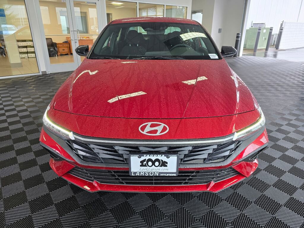 New 2025 Hyundai Elantra SEL image 9