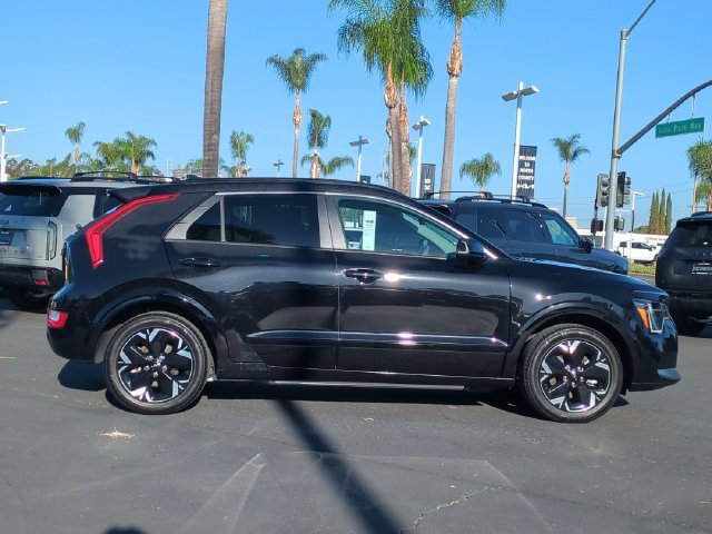 Certified 2023 Kia Niro Wind FWD image 2