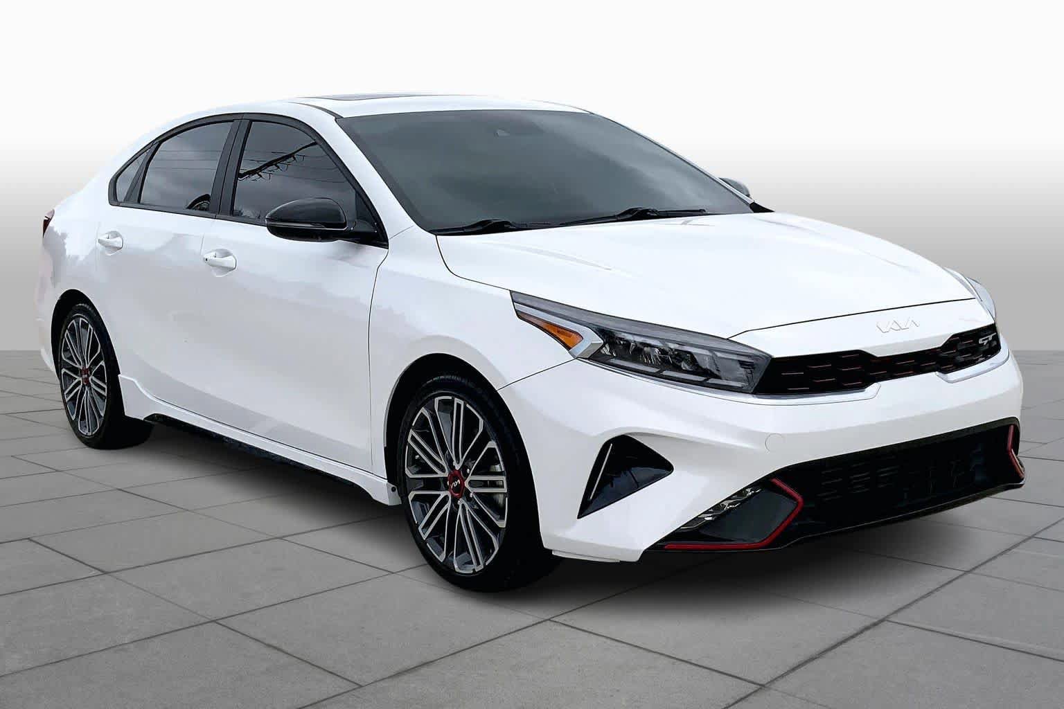 Used 2023 Kia Forte GT image 3