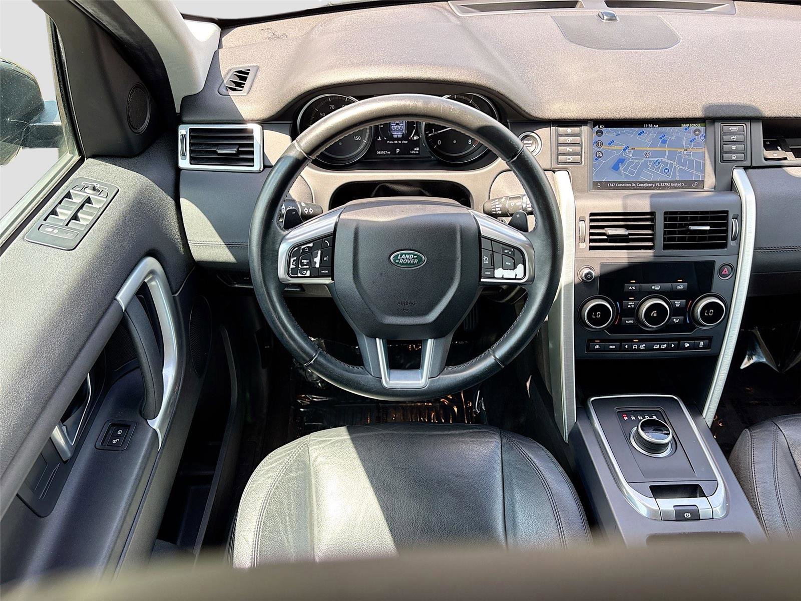 Used 2017 Land Rover Discovery Sport SE AWD/4WD image 21