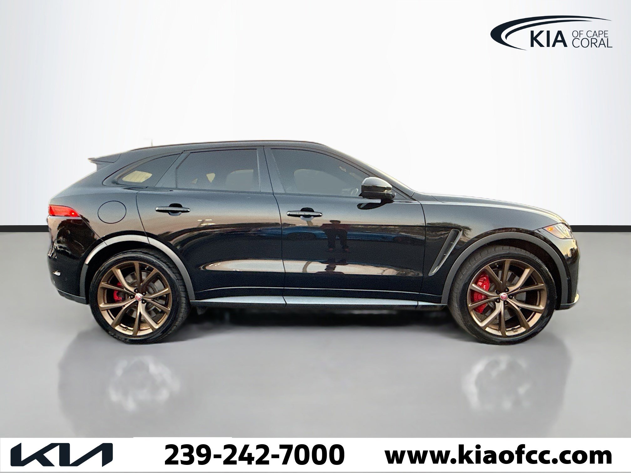 Used 2020 Jaguar F-PACE SVR image 6