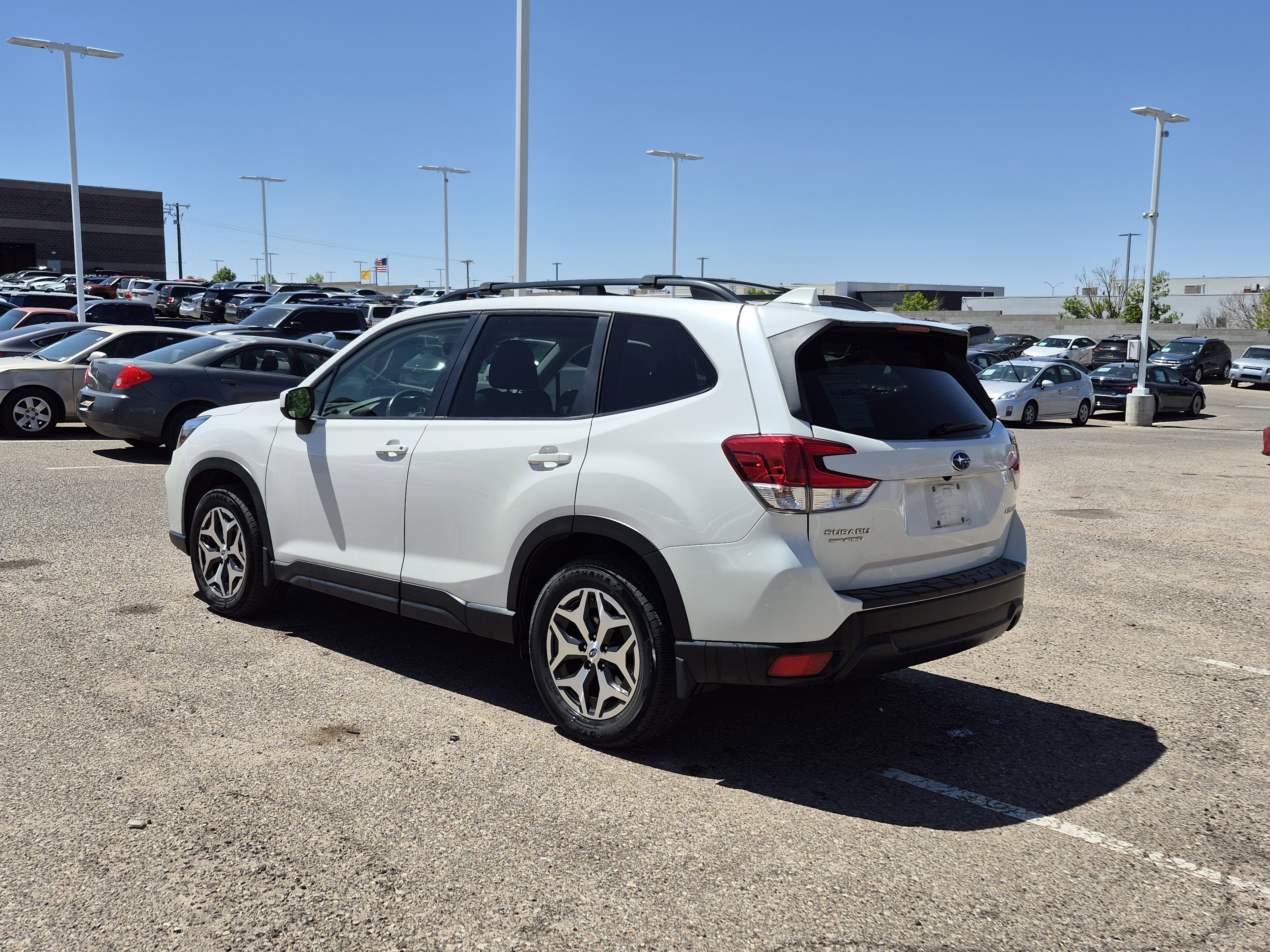 Used 2020 Subaru Forester Premium image 3