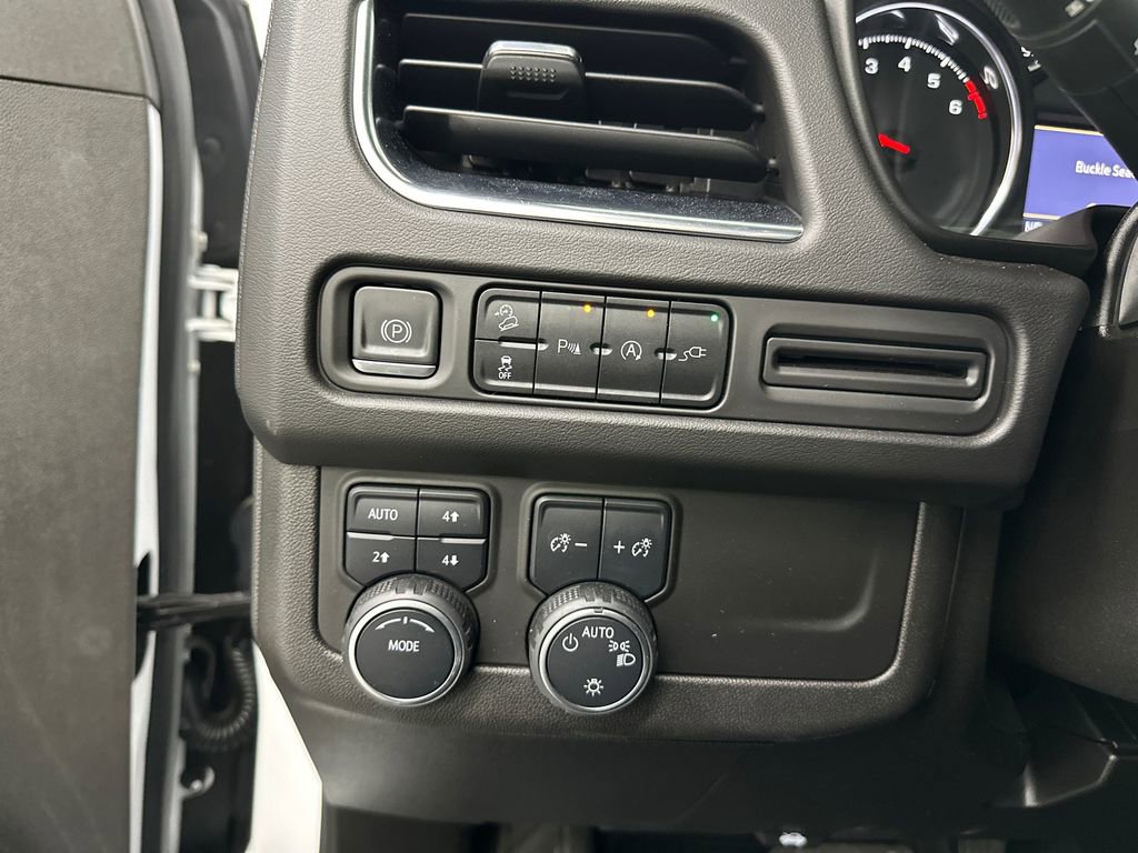 Used 2021 Chevrolet Tahoe Z71 image 35