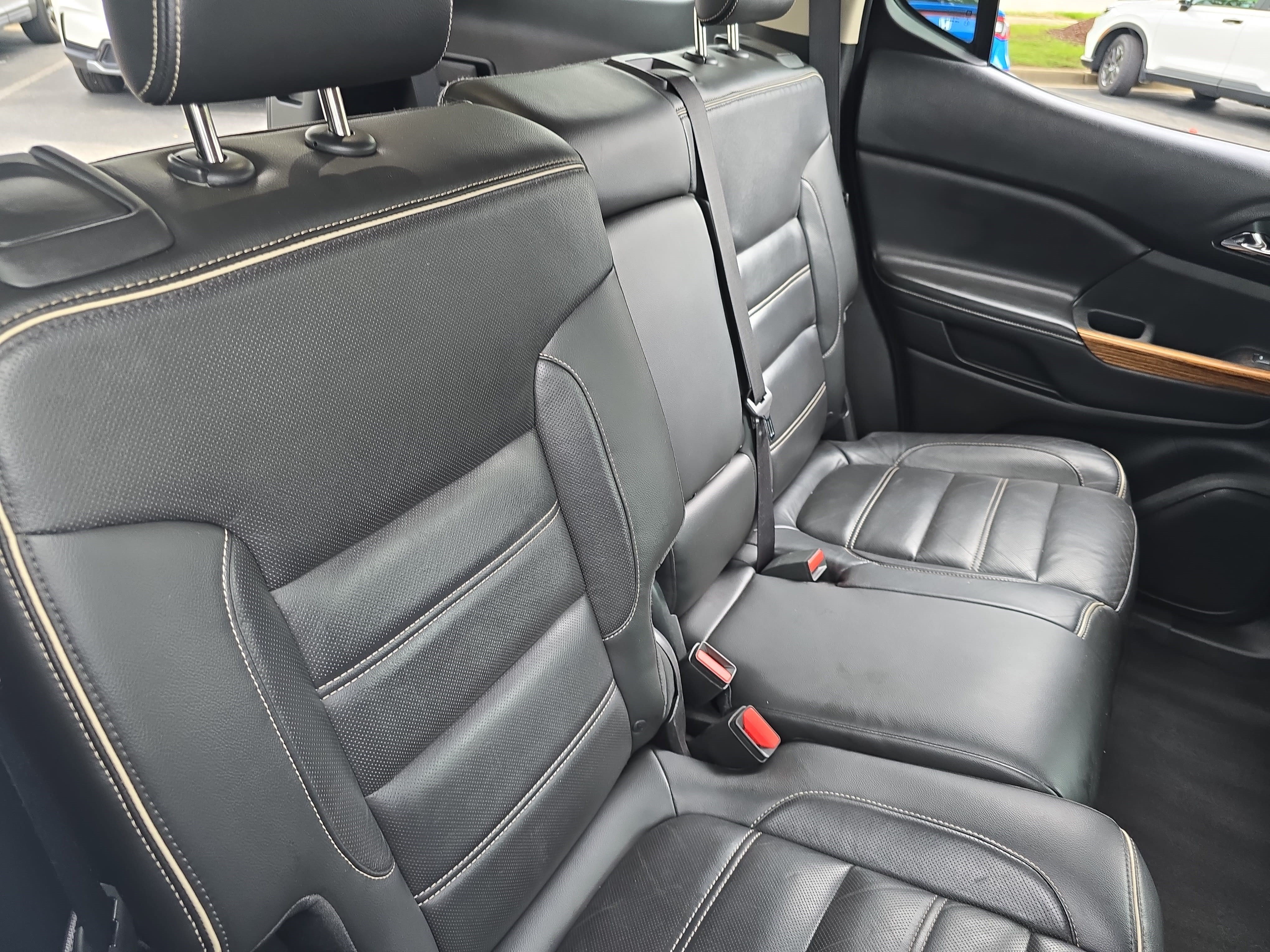 Used 2017 GMC Acadia Denali w/ Technology Package FWD image 12