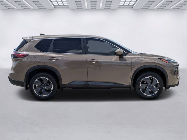 Used 2024 Nissan Rogue SV FWD image 3