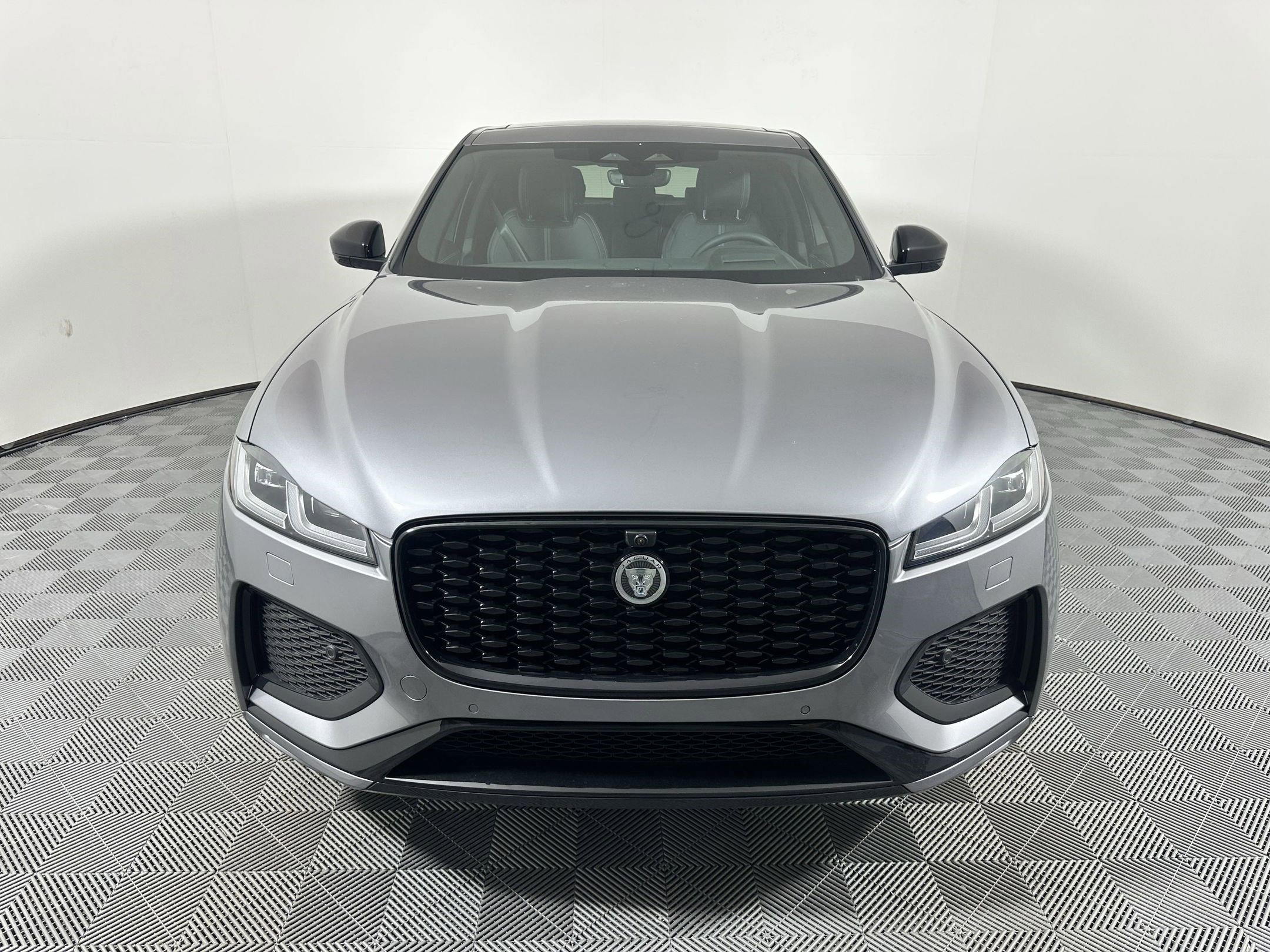 New 2026 Jaguar F-PACE R-Dynamic S image 5