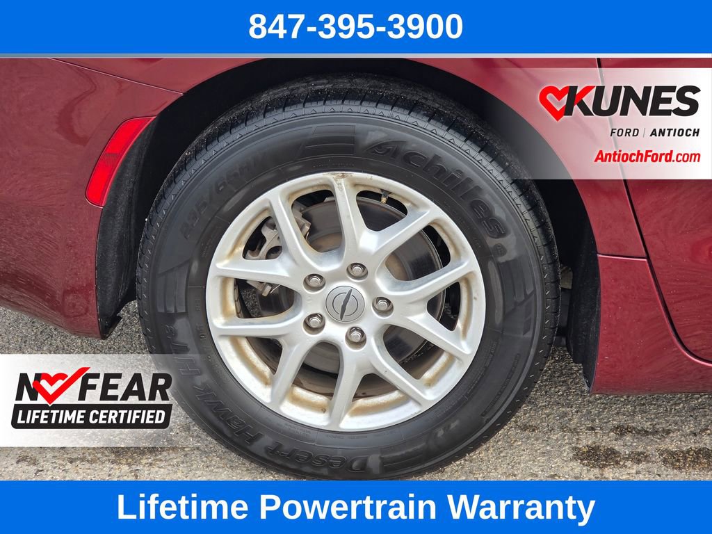 Used 2022 Chrysler Voyager LX image 10