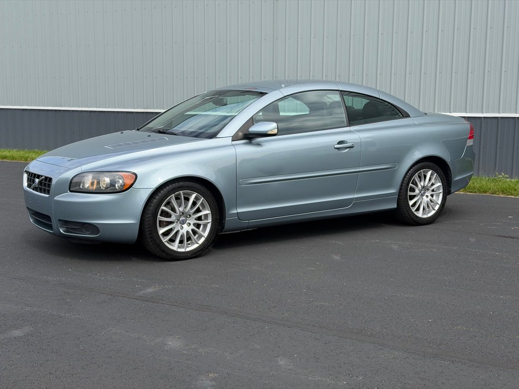 Used 2007 Volvo C70 T5 FWD image 2