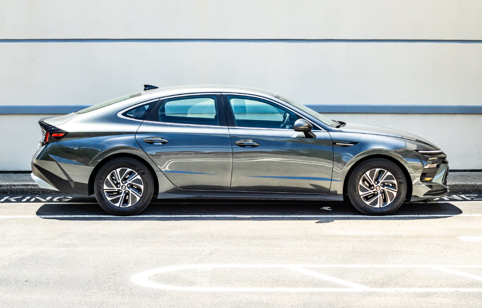 Used 2026 Hyundai Sonata Blue FWD image 9